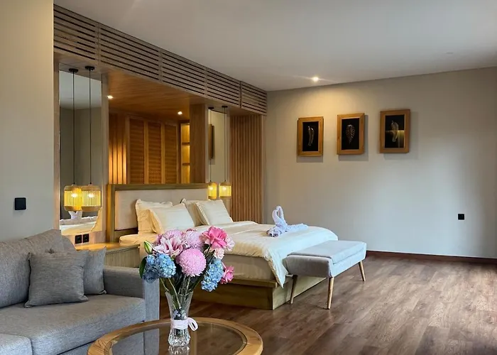 Family Haven 6Br Luxe Villa In Berawa, Canggu