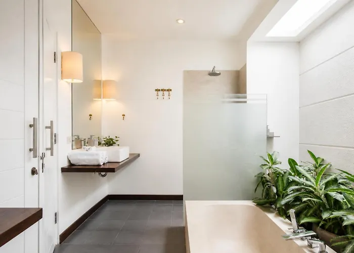 Superb 2Br Villas Centre Brawah 300M To Beach